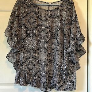 Black geometric blouse